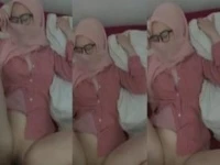 Jilbab Pink Cantik Mulus Viral di Twitter