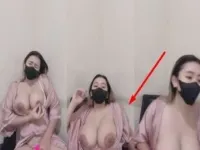 Si Cantik Honeybee Imut Memeknya Kena Geter Desah Enak