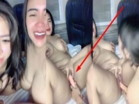 Duo Lesbi Cantik Masukin Dildo Ke Lubang Memek Clara Ara