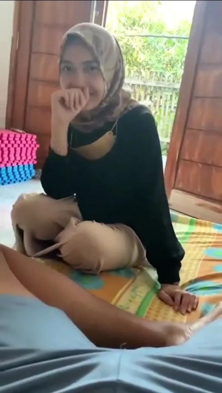 NGOBROL DULU SEBELUM DI SEPONGIN AYANG HIJABERS