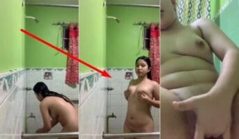 Kamila Chubby Abis Mandi Sange Colmek