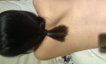 Si Manis Kena Crot Desahannya Bikin Gak Nahan