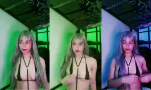 Joget Bareng Olle Sexy Bikini